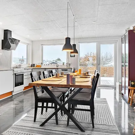 Gorgeous In With Kitchen Assens