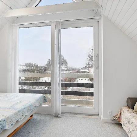 Gorgeous In With Kitchen